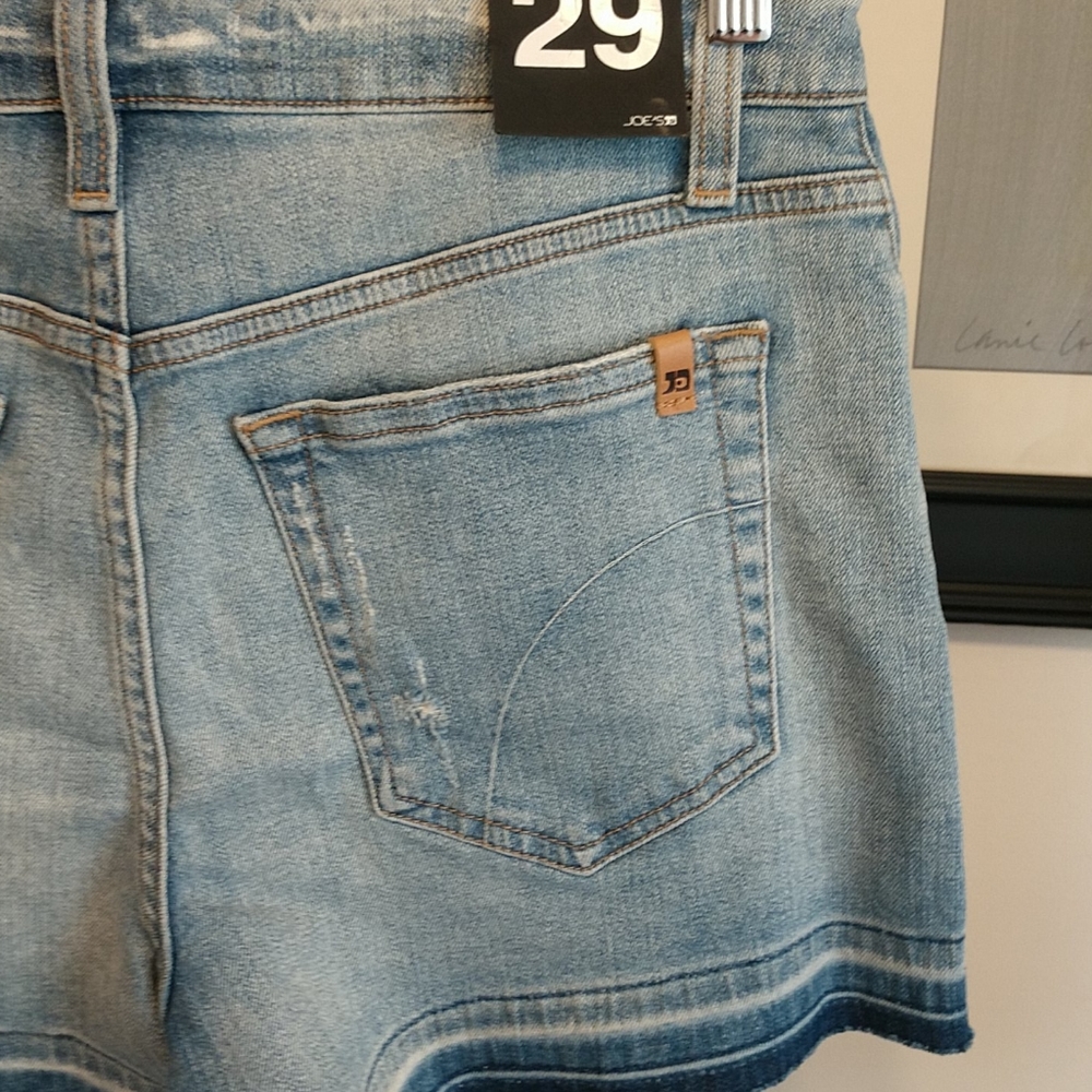 🎈💯 Joe's Jeans Distressed Shorts, NWT - Picture 5 of 8